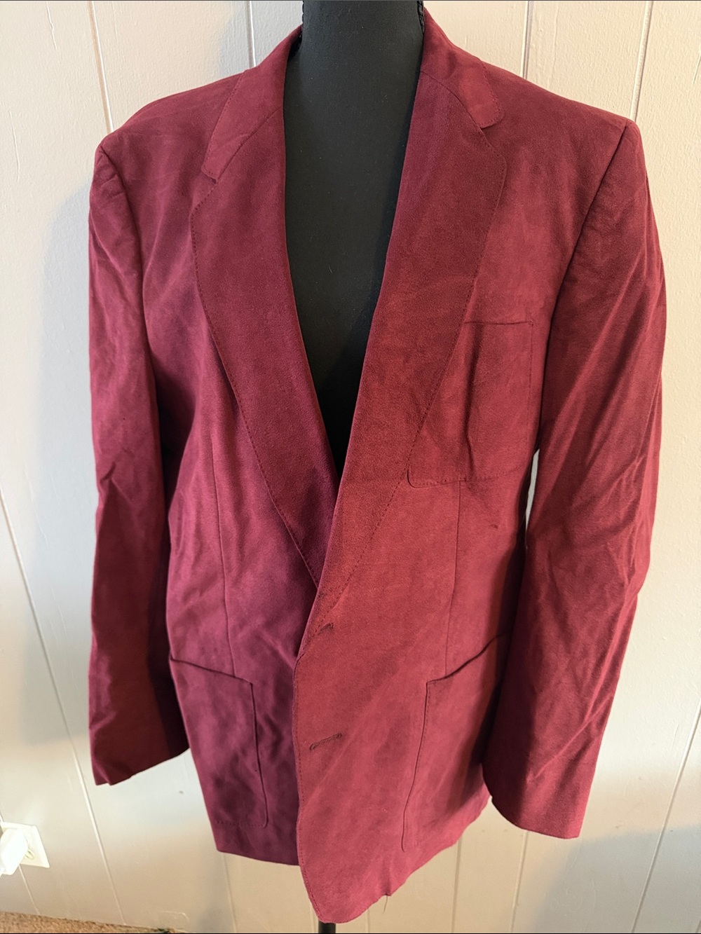 Tailored Men's Burgundy Blazer - Classic Single-Breasted Sport Coat
